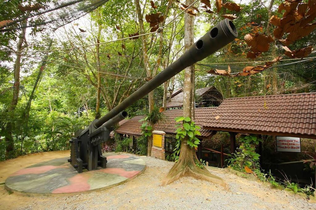 Holiday home 3storey House 13pax Family